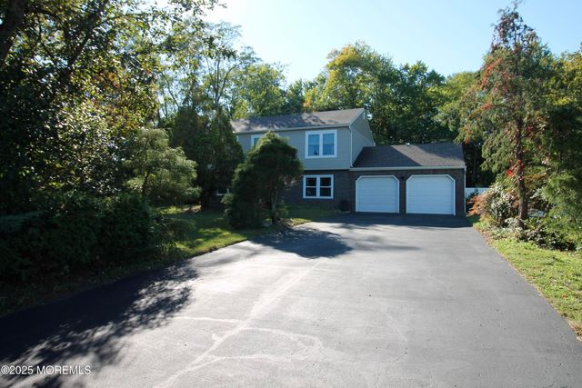 1 Kings Mountain Road, Freehold, NJ 07728