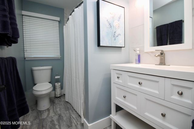 1 Kings Mountain Road, Freehold, NJ 07728