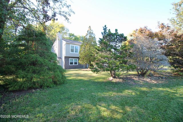 1 Kings Mountain Road, Freehold, NJ 07728