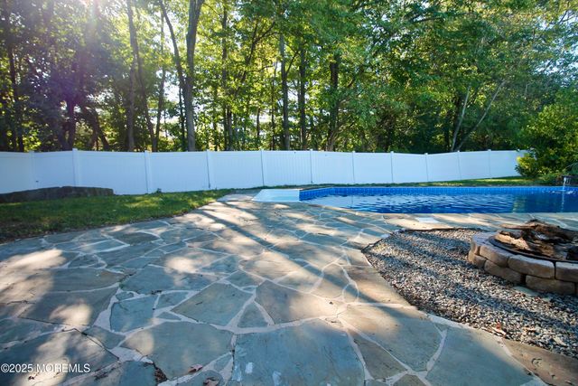 1 Kings Mountain Road, Freehold, NJ 07728