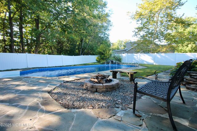 1 Kings Mountain Road, Freehold, NJ 07728
