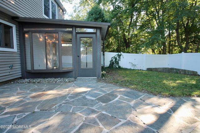 1 Kings Mountain Road, Freehold, NJ 07728