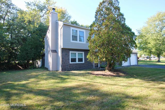 1 Kings Mountain Road, Freehold, NJ 07728