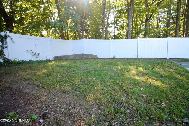 1 Kings Mountain Road, Freehold, NJ 07728