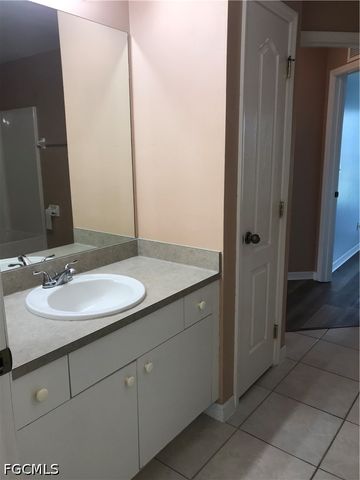 1427 NE 43rd LN, Cape Coral, FL 33909