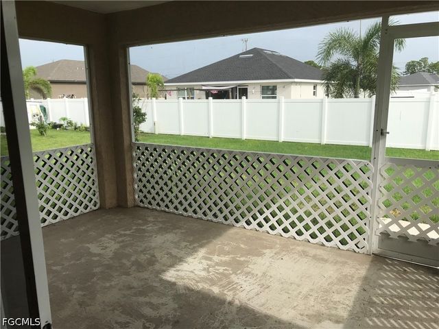 1427 NE 43rd LN, Cape Coral, FL 33909