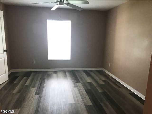 1427 NE 43rd LN, Cape Coral, FL 33909