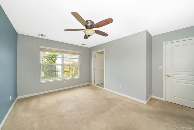 21 Virginia Pine Lane 21, Bay Shore, NY 11706