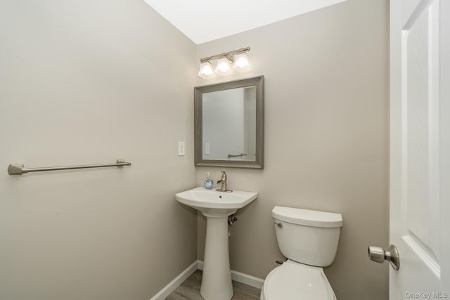 21 Virginia Pine Lane 21, Bay Shore, NY 11706