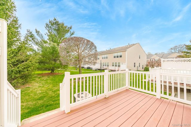 21 Virginia Pine Lane 21, Bay Shore, NY 11706