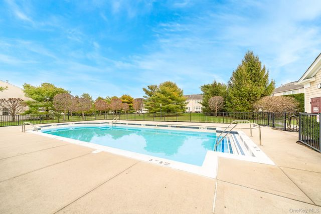 21 Virginia Pine Lane 21, Bay Shore, NY 11706