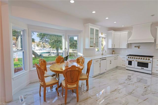 4 Cedar Point DR, Hampton, VA 23669