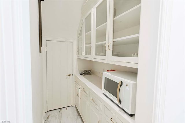 4 Cedar Point DR, Hampton, VA 23669