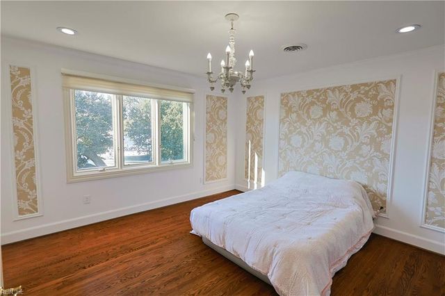 4 Cedar Point DR, Hampton, VA 23669