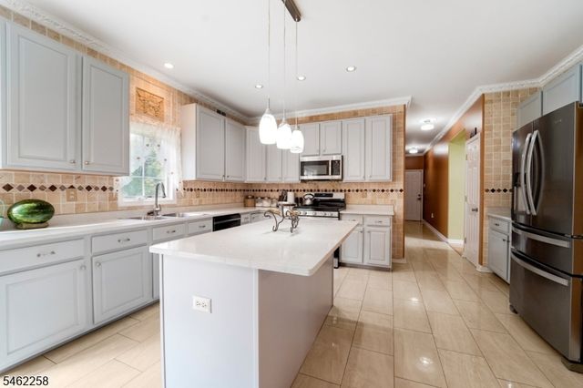 16 Ponderosa Trl, Sparta Twp., NJ 07871