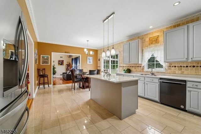 16 Ponderosa Trl, Sparta Twp., NJ 07871