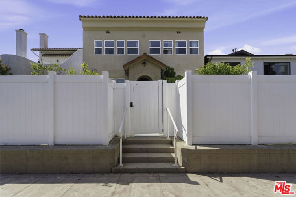 117 Paloma Avenue, Venice (los Angeles), CA 90291
