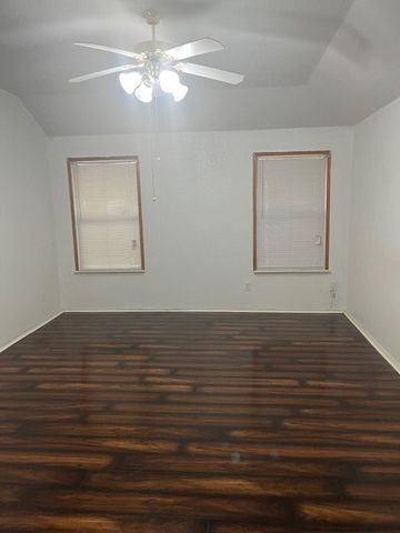 831 Parkside Drive, Cedar Hill, TX 75104