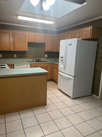 831 Parkside Drive, Cedar Hill, TX 75104