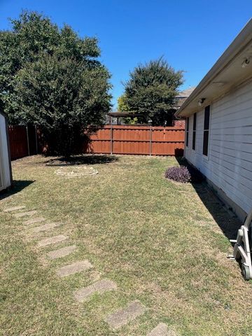 831 Parkside Drive, Cedar Hill, TX 75104