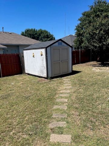 831 Parkside Drive, Cedar Hill, TX 75104