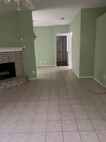 831 Parkside Drive, Cedar Hill, TX 75104