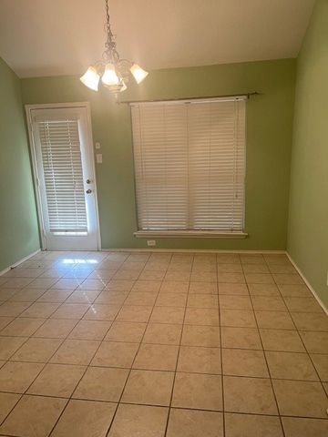 831 Parkside Drive, Cedar Hill, TX 75104