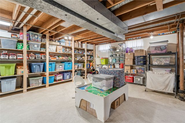 2601 Teresa Dr SW, Cedar Rapids, IA 52404