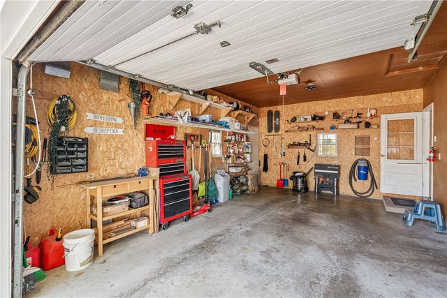 2601 Teresa Dr SW, Cedar Rapids, IA 52404