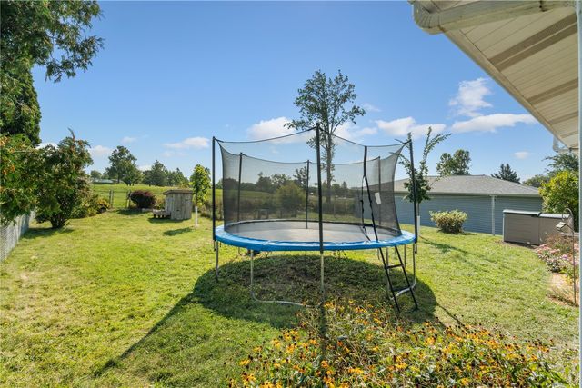 2601 Teresa Dr SW, Cedar Rapids, IA 52404