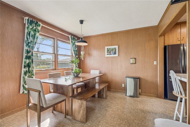 2601 Teresa Dr SW, Cedar Rapids, IA 52404