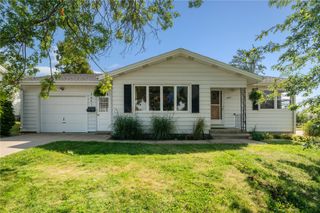 2601 Teresa Dr SW, Cedar Rapids, IA 52404