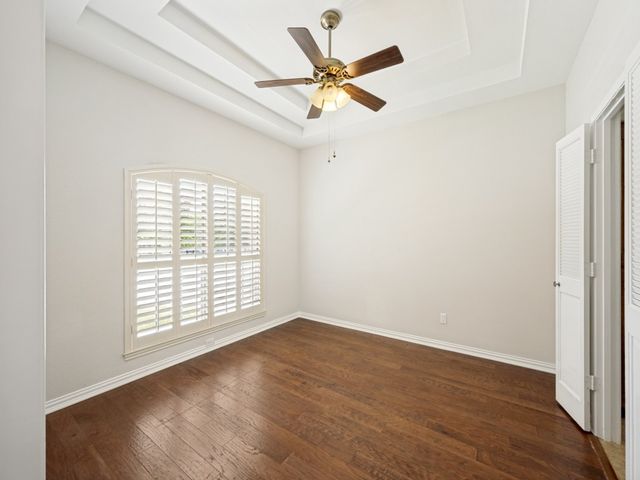 437 Heneretta Drive, Hurst, TX 76054