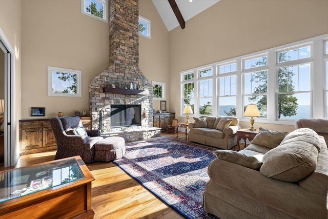 190 Gray Fox Court, Jasper, TN 37347