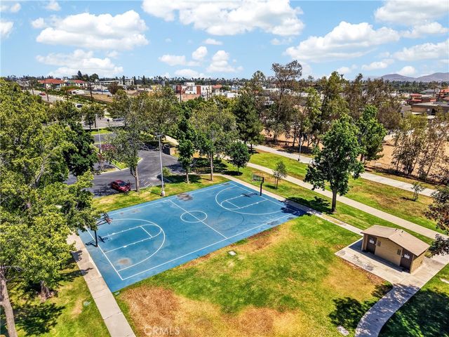 16600 Seville, Fontana, CA 92335