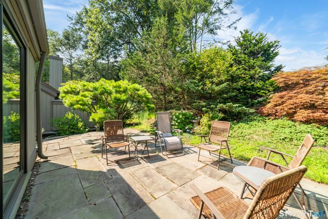 595 Heritage Village B, Southbury, CT 06488