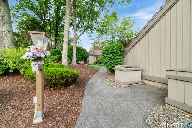595 Heritage Village B, Southbury, CT 06488
