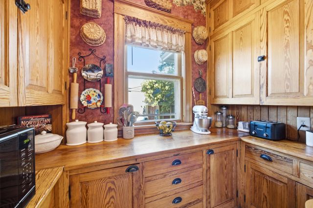 520 2nd Avenue SE, Jamestown, ND 58401