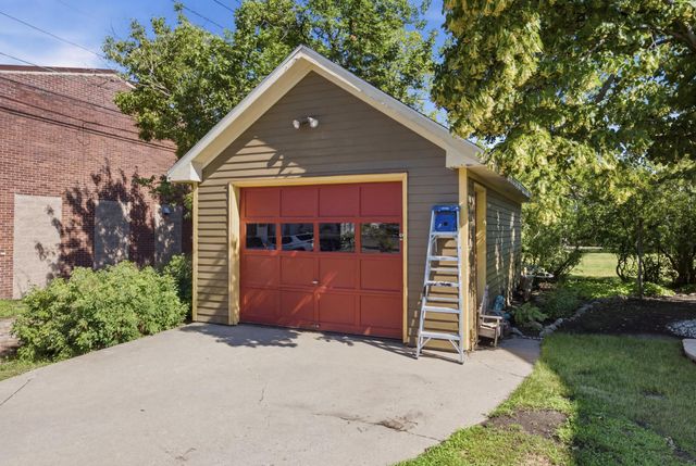 520 2nd Avenue SE, Jamestown, ND 58401