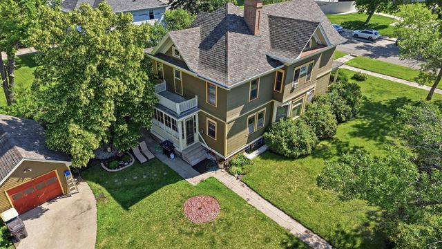 520 2nd Avenue SE, Jamestown, ND 58401