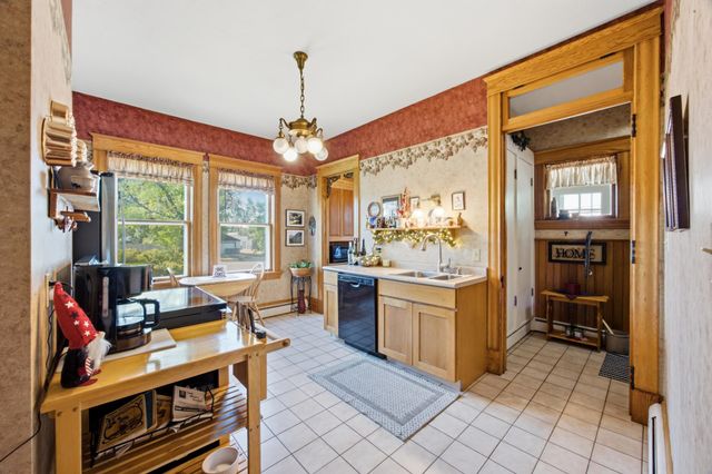 520 2nd Avenue SE, Jamestown, ND 58401