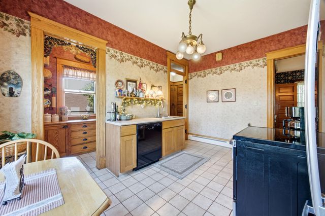 520 2nd Avenue SE, Jamestown, ND 58401