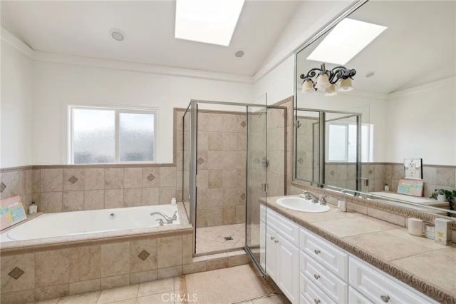 1819 Speyer Lane B, Redondo Beach, CA 90278