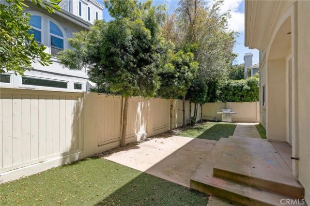 1819 Speyer Lane B, Redondo Beach, CA 90278