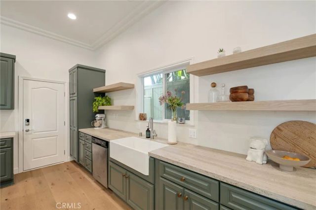 1819 Speyer Lane B, Redondo Beach, CA 90278
