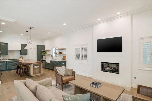 1819 Speyer Lane B, Redondo Beach, CA 90278