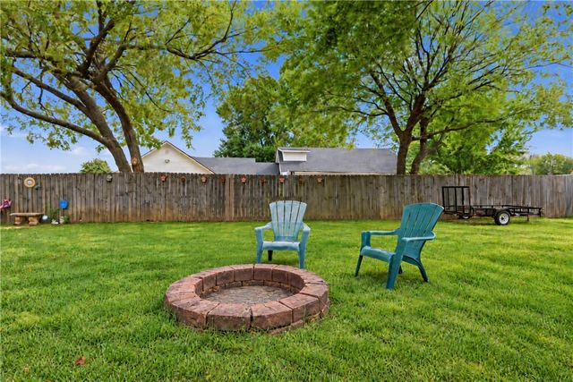 1638 Greystone Place, Springdale, AR 72762