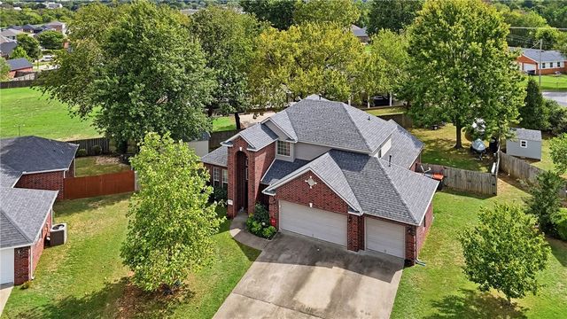 1638 Greystone Place, Springdale, AR 72762