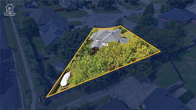 1638 Greystone Place, Springdale, AR 72762