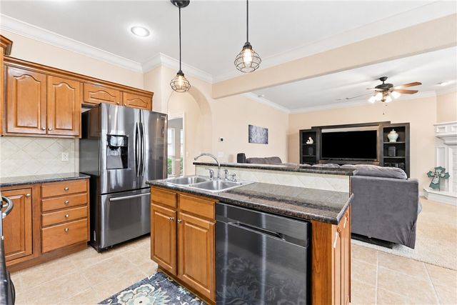 1638 Greystone Place, Springdale, AR 72762